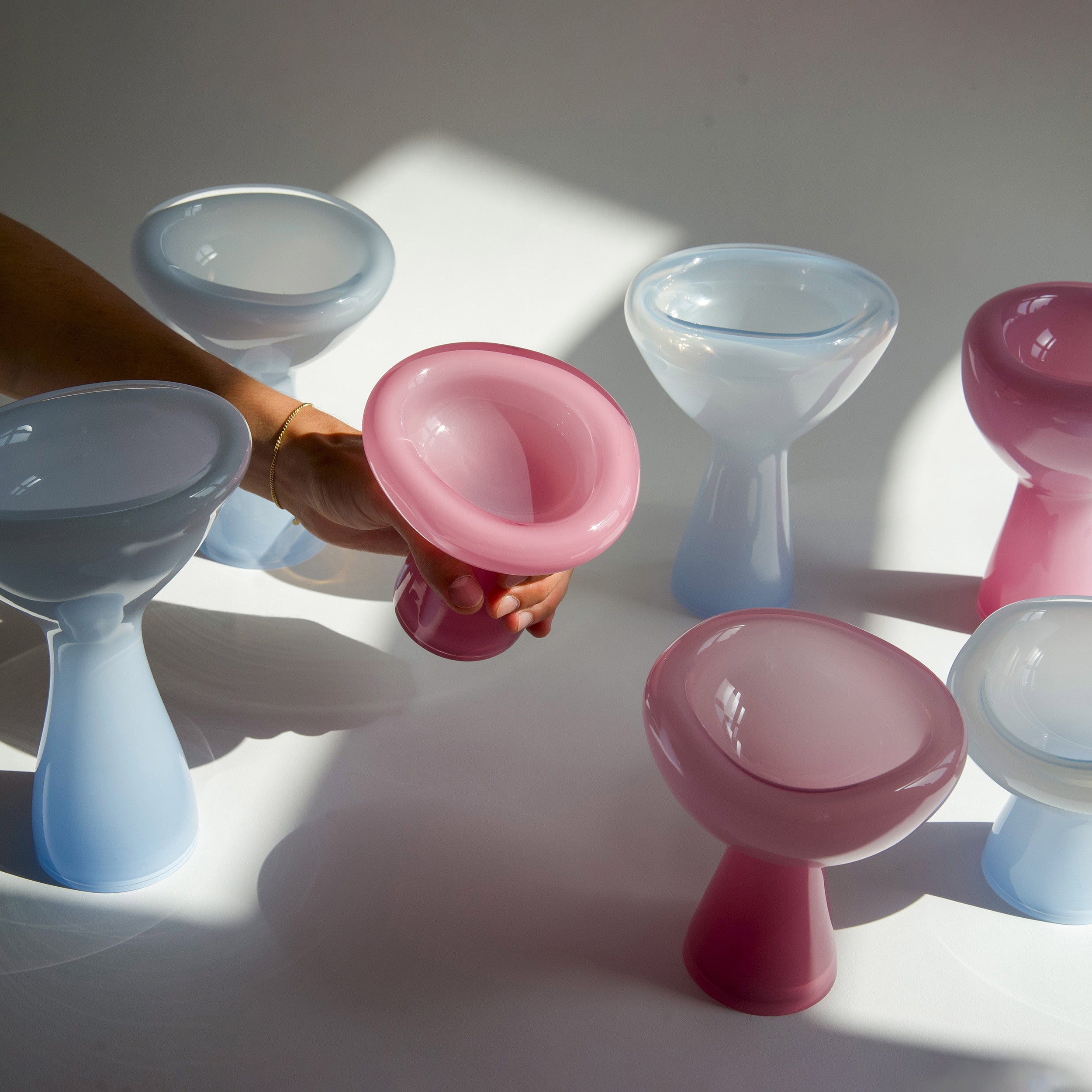 Phantom_Dishes_pink_Soft_blue