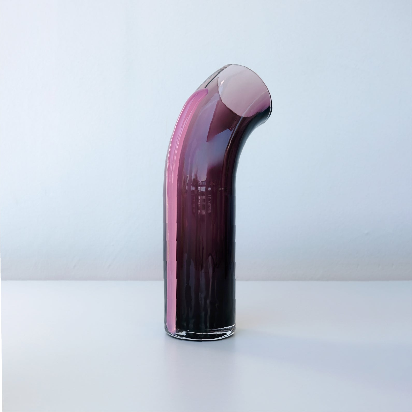 NESSIE Karaffe – Olivgrün mit rosa Streifen