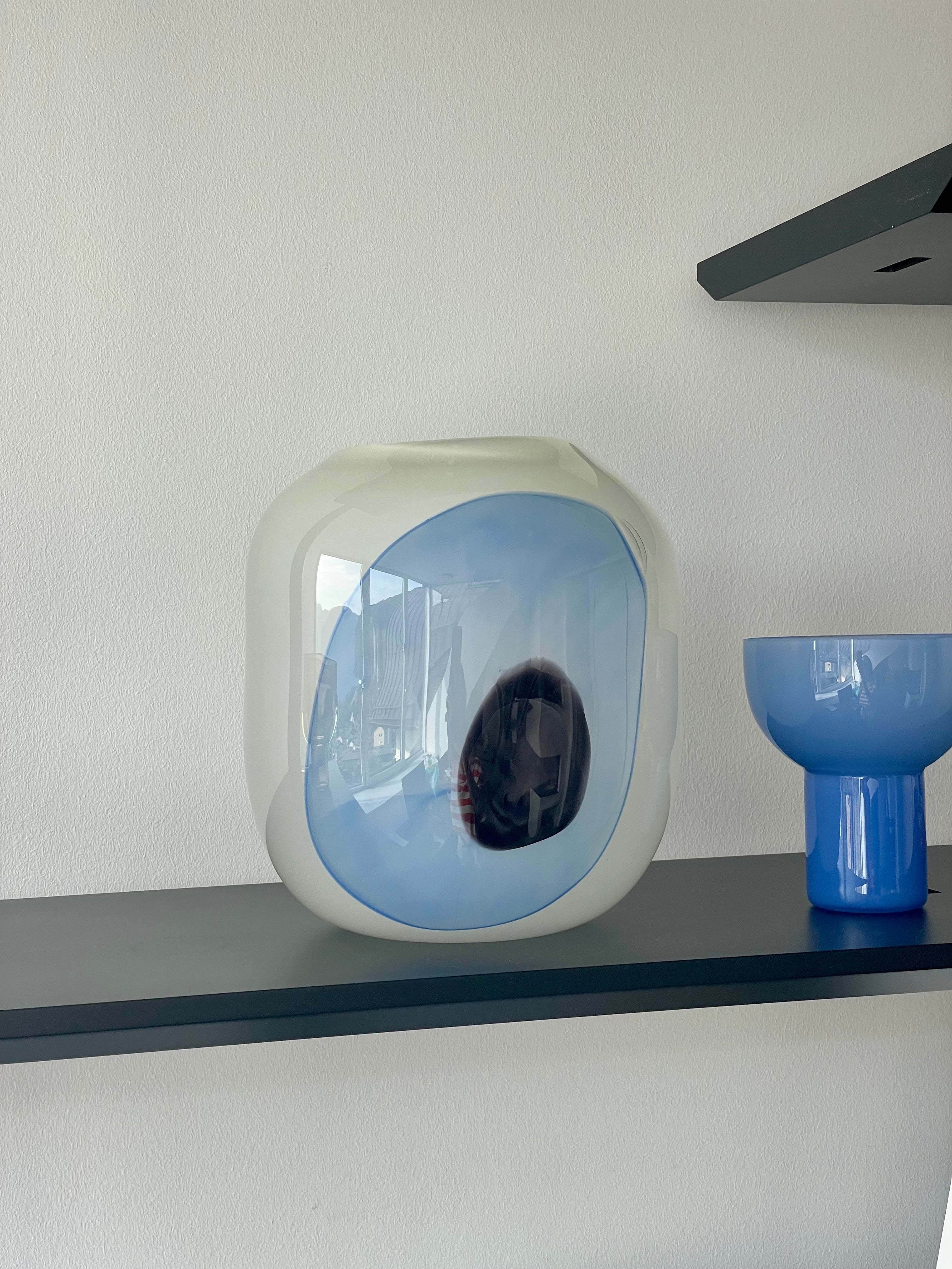 eye_vase_2